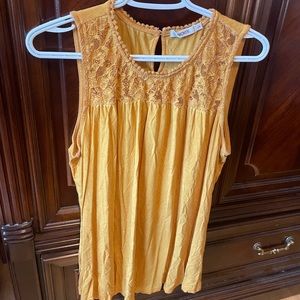 Ricki’s mustard large too stretchy and in mint condition